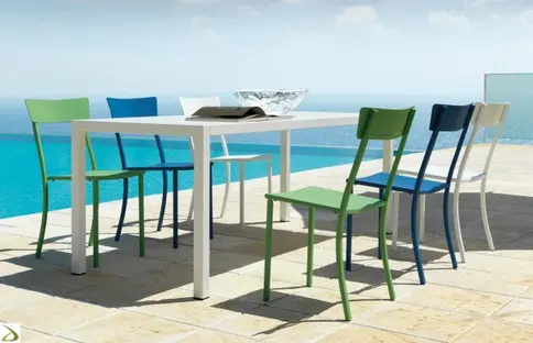 vermobil-sedie-moderne-colorate-da-esterno-ristorante-in-metallo-mogan_1.jpg