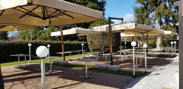 ombrelloni palo laterale delux in legno